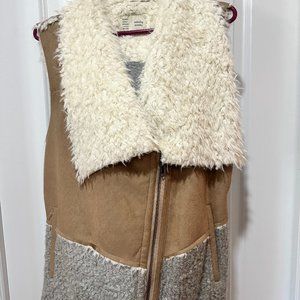 Anthropologie Saturday/Sunday Faux Suede Sherpa Vest Size Large  (NWOT)
